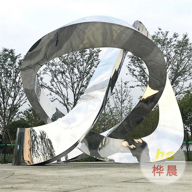 廠家定制大型不銹鋼雕塑鏤空月亮圓環(huán)鏡面水滴浪花戶(hù)外水景球擺件