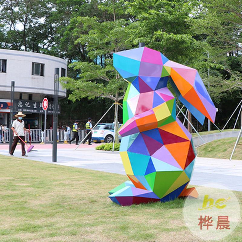 玻璃鋼雕塑定制大小型公仔卡通動(dòng)漫人物彩繪模型logo美陳落地?cái)[件